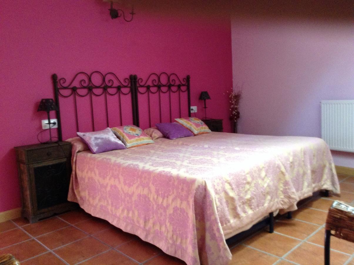 Hostal Camino Del Perdon Uterga Exterior photo
