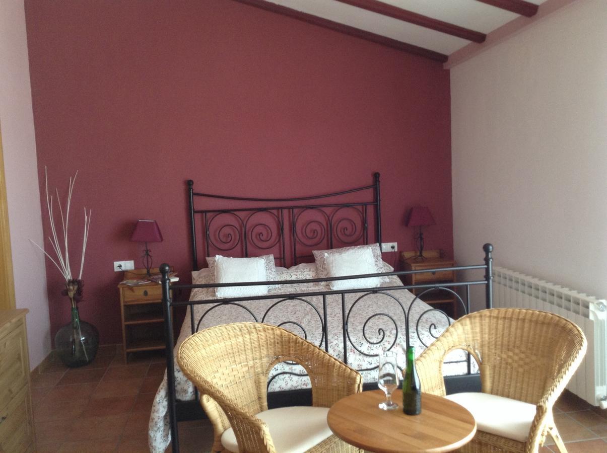 Hostal Camino Del Perdon Uterga Exterior photo
