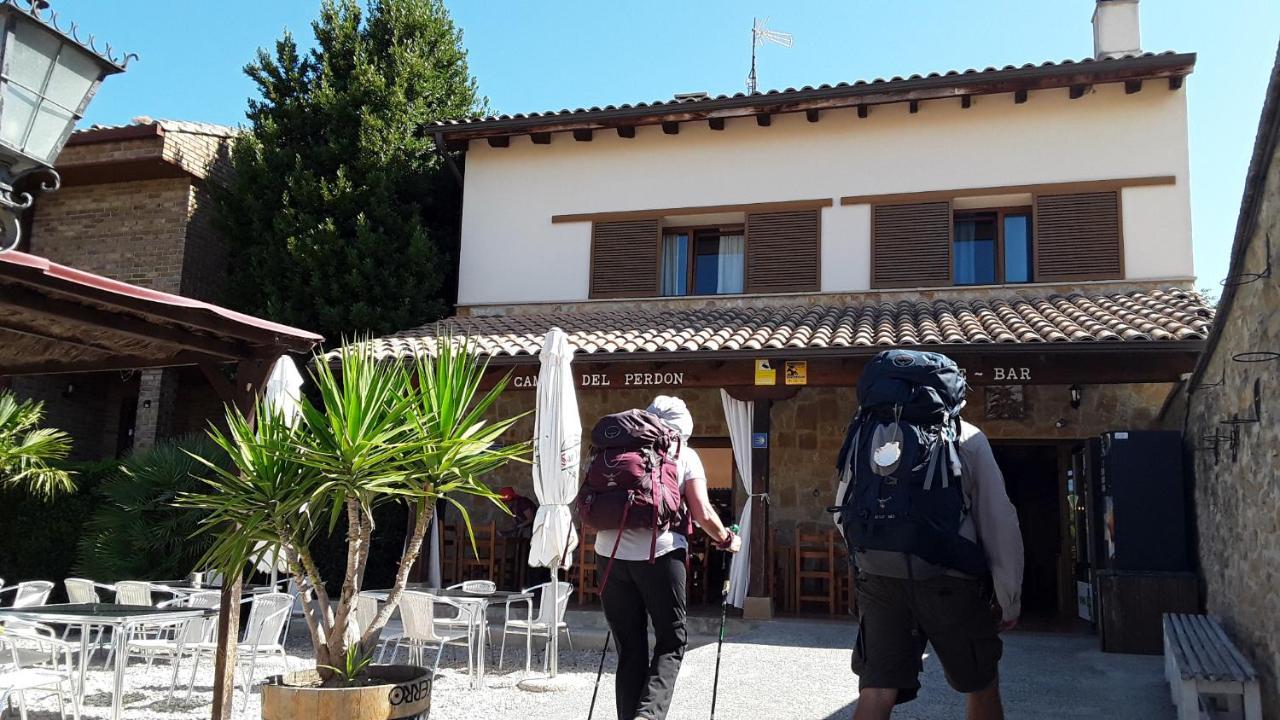 Hostal Camino Del Perdon Uterga Exterior photo